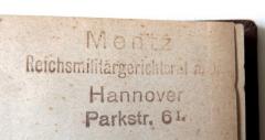 - (Mentz, Eugen), Stempel: Name, Berufsangabe/Titel/Branche, Ortsangabe; 'Mentz / Reichsmilitärgerichtsrat a.D. / Hannover / Parkstr. 6 I.'. 