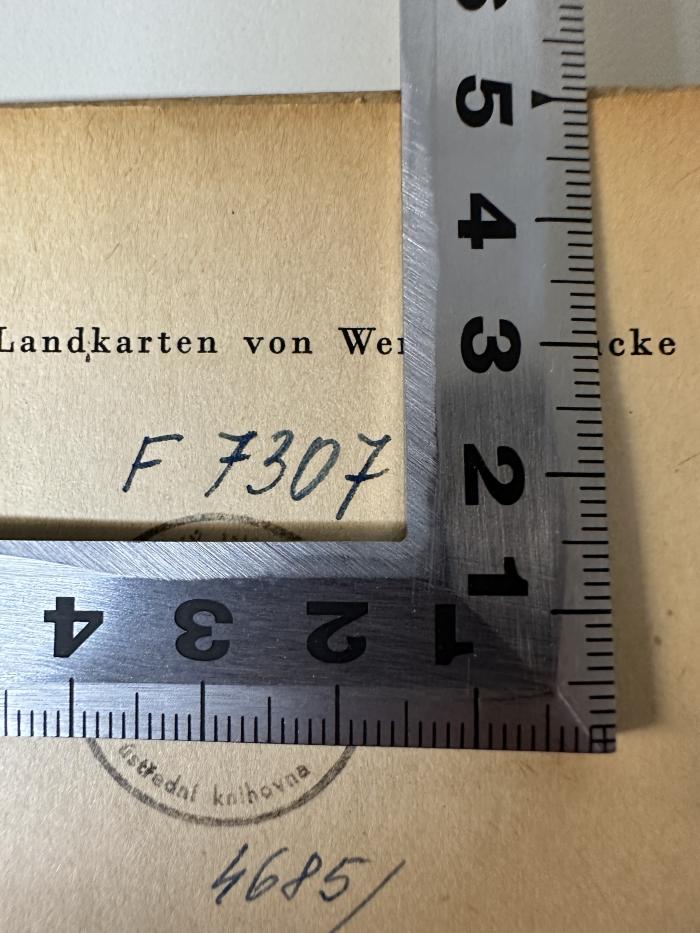 - (Pädagogisches Institut Prag, Zentralbibliothek), Von Hand: Signatur; 'F 7307'. 