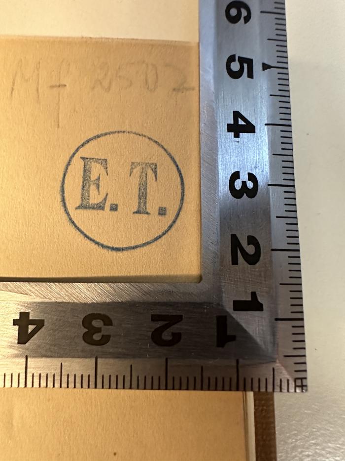 -, Stempel: Initiale; 'E. T.'