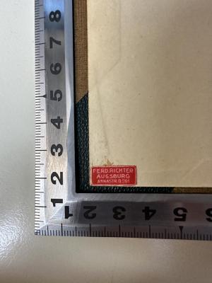 - (Richter, Ferdinand), Etikett: Name, Buchbinder, Ortsangabe; 'Ferd. Richter
Augsburg
Annastr. D. 261'.  (Prototyp)