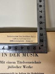 - (Rechnungshof des Deutschen Reichs, Außenzweigstelle Wien, Archiv), Stempel: Berufsangabe/Titel/Branche, Ortsangabe; 'Rechnungshof des Deutschen Reichs
Außenabteilung Wien
Archivzweigstelle, Bücherei'. 