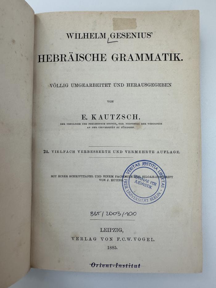EM 5540 G389(24) : Wilhelm Gesenius' Hebräische Grammatik (1925)