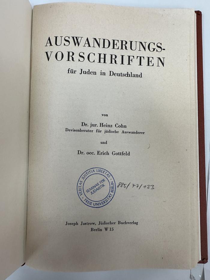 NQ 2530 C678 : Auswanderungs-Vorschriften für Juden in Deutschland (1938)