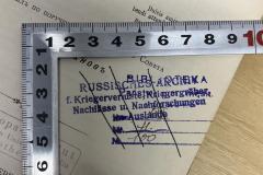 - (Russisches Archiv in Berlin), Durchgestrichen: Ortsangabe; 'RUSSISCHES ARCHIV
f. Kriegsverluste, Kriegergräber,
Nachlässe und Nachforschungen
im Auslande'. 