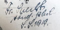 - (Specht[?], Fr.), Von Hand: Name, Datum, Berufsangabe/Titel/Branche; 'Fr. Specht[?] / stud. phil. S.S. 1919.'. 