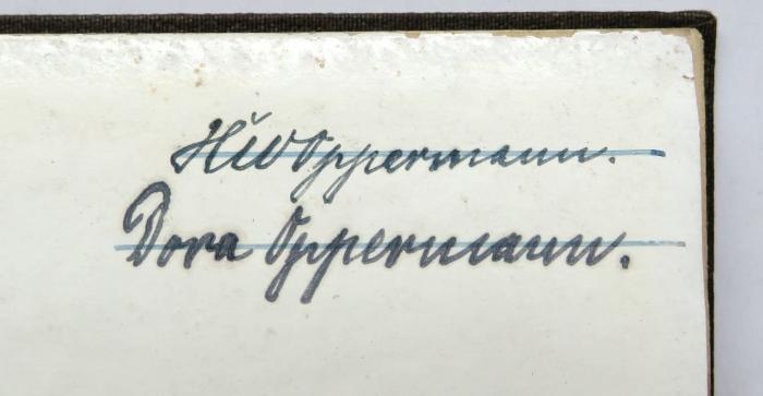 - (Oppermann, H. W.), Von Hand: Autogramm; 'HW Oppermann'. 