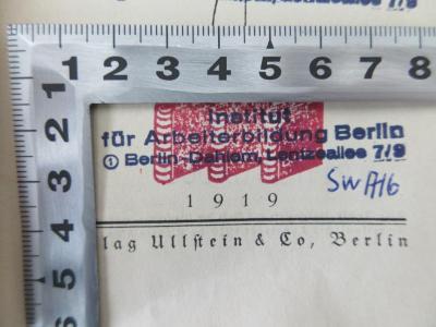 - (Institut für Arbeiterbildung Berlin-Dahlem), Stempel: Name, Ortsangabe, Signatur; 'Institut für Arbeiterbildung Berlin Berlin-Dahlem, Lentzeallee 7/9
Sw A16
'. 