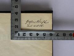- (Brecht, Gustav), Von Hand: Autogramm, Name, Ortsangabe, Datum; 'Gustav[?] Brecht, Berl. 12.10.55'. 