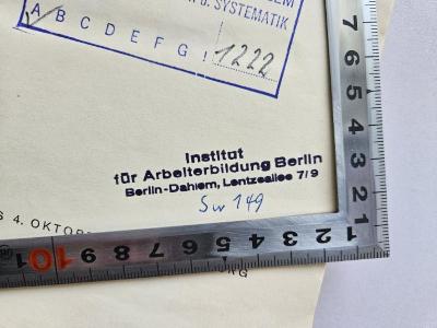 SA 1593-3 : Protokoll vom 3. AFA-Gewerkschaftskongreß vom 1. bis 4. Oktober 1928 in Hamburg
;- (Institut für Arbeiterbildung Berlin-Dahlem), Stempel: Name, Berufsangabe/Titel/Branche, Ortsangabe; 'Institut für Arbeiterbildung Berlin 
Berlin-Dahlem, Lentzeallee 7/9
Sw 149'. 