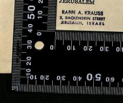 - (Krauss, Adonijahu), Stempel: Berufsangabe/Titel/Branche, Name, Ortsangabe; 'Rabbi A. Krauss
3 Smolenskin street
Jerusalem, Israel'.  (Prototyp)