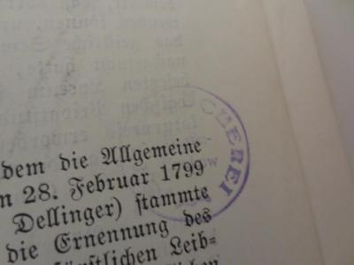 - (Zentrale Lehrerbücherei des Schulamtes Pankow), Stempel: Ortsangabe, Berufsangabe/Titel/Branche, Name; '[xxxx] Bücherei
Berlin-Pankow'. 