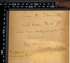 - (Roth, Walter;Zlocisti, Theodor), Von Hand: Widmung, Name, Autor, Datum, Ortsangabe; 'Herrn Dr. Zlocisti
mit bestem Dank für
sein mir entgegengebrachts
Interesse

Der Übersetzer
Walter Roth
Haifa in November 1935'. 