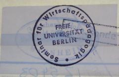 - (Grossherzogliche Gymnasiums-Bibliothek Mannheim), Stempel: Name; 'Grossherzogliche Gymnasiums-Bibliothek Mannheim - überklebt mit Stempel der FU Berlin'. 