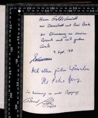 - (Neumann, Moritz), Von Hand: Widmung; 'Herrn Goldschmidt
aus Darmstadi und Bnei Brak
zur Errinerung an seinem 
Besuch und mit guten
Gruß

9. Sept '97
[M. Neumann]

----
Mit allen guten Wünschen
Ihr Peter [...]

----
In Erinnerung an unsere Begegnung
[...]'. 