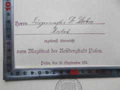 - (Magistrat der Residenzstadt Pose;Becker, Adolf Heinrich August Dr.), Stempel: Datum, Ortsangabe, Annotation; 'Herrn Bürgermeister Dr. Becker,
Rostock, 
ergebens überreicht 
vom Magistrat der Residenzstadt Posen. 
Posen, den 10. September 1911.'. 