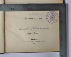- (Institut für Vorgeschichte und germanische Frühgeschichte der Universität Berlin;Universität Berlin), Stempel: Berufsangabe/Titel/Branche, Ortsangabe, Name, Wappen; 'Institut für Vorgeschichte und germanische Frühgeschichte der Universität Berlin
Gott mit uns!'.  (Prototyp)