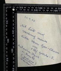 - (Boesche-Zacharow, Tilly;Boesche, Norbert;Ben-Chorin, Shalom), Von Hand: Widmung; '30.9.90

Mit Liebe und
Verehrung meinem
lieben Herrn Ben-Chorin
von Tilly Boesche-Z.

Auch meinen Dank
N. Boesche
(אבי בן-טרויאן)
Avi Ben-Trojan'. 
