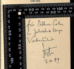 - (Vogel, Rolf;Cohn, Arthur;Cohn, Arthur), Von Hand: Widmung; 'für Arthur Cohn
in Jarzehnte lange
[Verbündnis]'. 