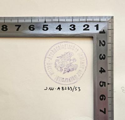 LE 8040 K18-1 : Die Schachtgräber von Mykenai (1930/33);- (Archäologisches Seminar der Universität Berlin;Universität Berlin), Stempel: Berufsangabe/Titel/Branche, Ortsangabe, Wappen; 'Archäologisches Seminar der Universität Berlin'.  (Prototyp)