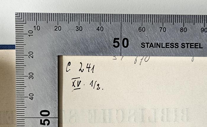 BC 7100 H459 : Die Stammbäume Jesu nach Matthäus und Lukas (1910);-, Von Hand: Signatur; 'C 241 XV. 1/2.'