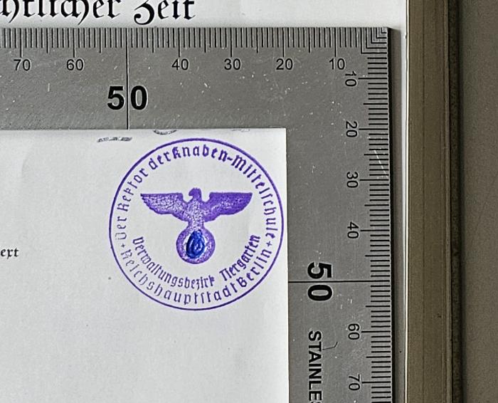 NF 1230 F982 H3-1/2 : Haus und Hof im nordischen Raum (1937);-,  'Der Rektor der Knaben-Mittelschule Reichshauptstadt Berlin Verwaltungsbezirk Tiergarten' (Prototyp)