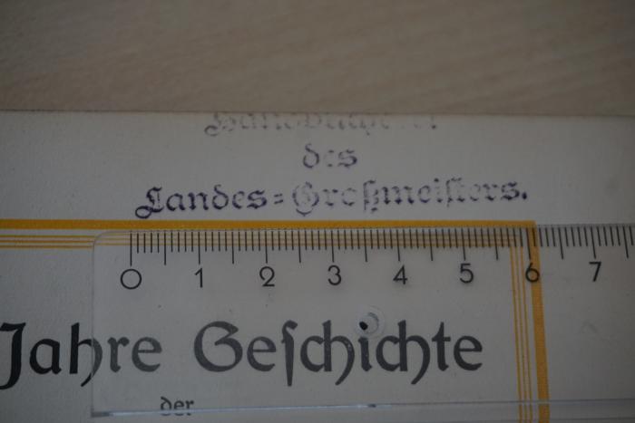 - (Grosse Landesloge der Freimaurer von Deutschland), Stempel: Berufsangabe/Titel/Branche; 'Handbücherei des Landes=Großmeisters'.  (Prototyp)