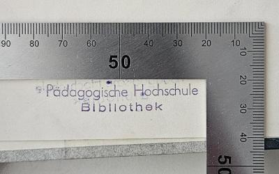 DB 3000 R551 : Die moderne Kultur und das Bildungsgut der deutschen Schule (1927);- (Pädagogische Hochschule Bibliothek), Stempel: Name, Berufsangabe/Titel/Branche; 'Pädagogische Hochschule Bibliothek'.  (Prototyp)