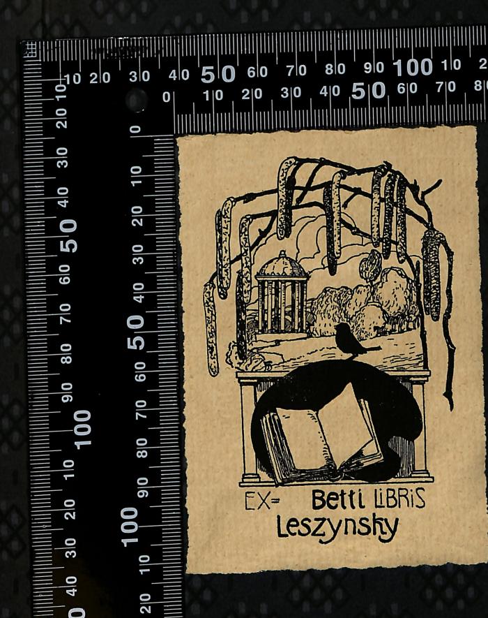 - (Leszynsky, Betti), Etikett: Exlibris; 'Ex=Libris
Betti Leszynsky'. 