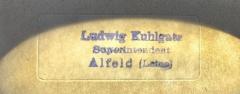 - (Kuhlgatz, Ludwig), Stempel: Berufsangabe/Titel/Branche, Name, Ortsangabe; 'Ludwig Kuhlgatz Superintendent Alfeld (Leine)'. 