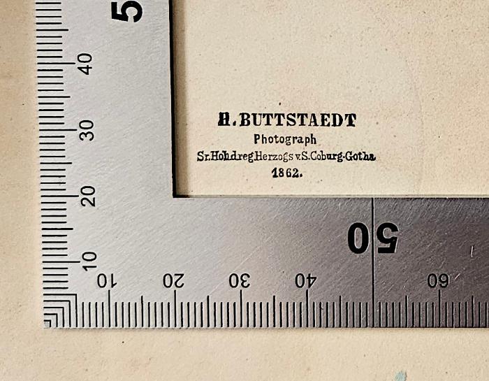 CF 8300.1862-Suppl. : Benedicti de Spinoza opera quae supersunt omnia (1862);-, Stempel: ; 'H. Buttstaedt Photograph Sr. Hohdreg. Herzogs v.S. Coburg-Gotha 1862.'