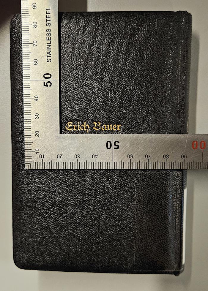 BQ 4920 A596.1925 : Evangelisches Gesangbuch für die Anhaltische Landeskirche (1925);- (Bauer, Erich), Prägung: Name; 'Erich Bauer'. 