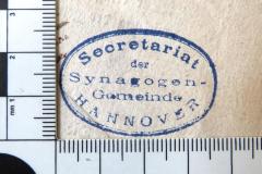 - (Secretariat der Synagogen-Gemeinde Hannover), Stempel: Name, Ortsangabe; 'Secretariat der Synagogen-Gemeinde HANNOVER'. 
