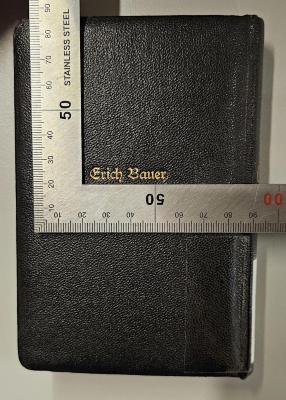 BQ 4920 A596.1925 : Evangelisches Gesangbuch für die Anhaltische Landeskirche (1925);- (Bauer, Erich), Prägung: Name; 'Erich Bauer'. 