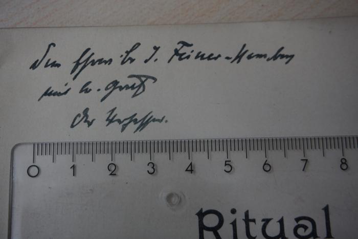 - (Nickel, August;Feiner, Josef), Von Hand: Widmung, Name, Ortsangabe; 'dem [Ehrw.?] Br. J. Feiner-Hamburg 
mit h. Gruß
des Verfassers'. 
