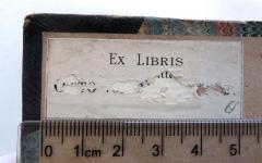 - (Neufville[?], Otto von), Etikett: Exlibris; 'EX LIBRIS / OTTO VON [...]E.'. 