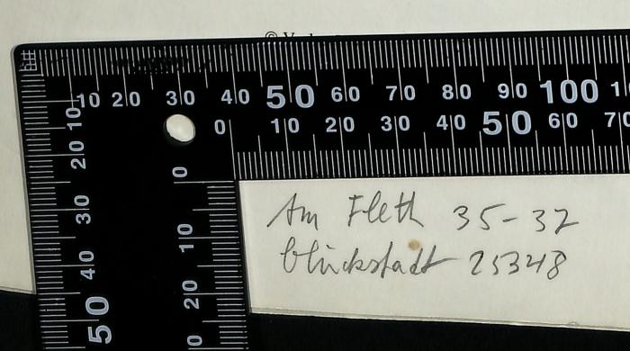 -, Von Hand: Notiz; 'Am Fleth 35-32
Glückstadt 25348'