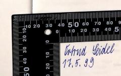 - (Seidel, Ortrud), Von Hand: Name; 'Ortrud Seidel
17.5.99'. 