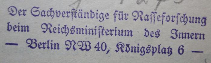 Bk 1259: Das Magdeburger Adreßbuch von 1817 (1932);- (Reichsstelle für Sippenforschung (Berlin)), Stempel: Berufsangabe/Titel/Branche, Name, Ortsangabe; 'Der Sachverständige für Rasseforschung
beim Reichsministerium des Innern
- Berlin NW 40, Königsplatz 6 -'.  (Prototyp)