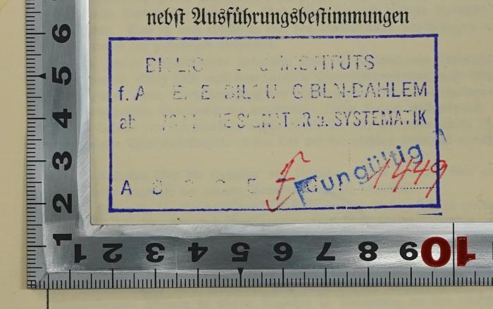 SA 1309-1925 : Tariflöhne der Beschäftigten im Organisationsbereich des Verbandes der Gemeinde- und Staatsarbeiter nebst Ausführungsbestimmungen (1925);- (Bibliothek des Instituts für Arbeiterbildung Berlin-Dahlem), Stempel: Berufsangabe/Titel/Branche, Ortsangabe, Signatur; 'Bibliothek d. Instituts f. Arbeiterbildung BLN-Dahlem ab: XI/69 neue Signatur u. Systematik F 1449'. 
