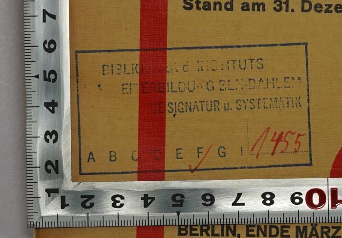 SA 1309-1927 : Tariflöhne der Beschäftigten im Organisationsbereich des Verbandes der Gemeinde- und Staatsarbeiter. Stand am 31. Dezember 1927 (1928);- (Bibliothek des Instituts für Arbeiterbildung Berlin-Dahlem), Stempel: Berufsangabe/Titel/Branche, Ortsangabe, Signatur; 'Bibliothek d. Instituts f. Arbeiterbildung BLN-Dahlem ab: XI/69 neue Signatur u. Systematik F 1455'. 