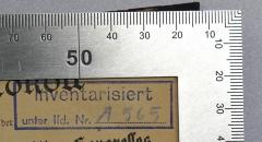 - (Deutscher Gewerkschaftsbund Landesbezirk Groß-Berlin Presse-Funk-Film;Deutscher Gewerkschaftsbund Landesbezirk Groß-Berlin), Stempel: Inventar-/ Zugangsnummer; 'Inventarisiert unter lfd. Nr. A 565'. 