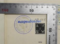 - (Právnická fakulta Univerzity Karlovy), Stempel: Berufsangabe/Titel/Branche, Ortsangabe, Nummer; 'Seminárni Knihovna Pravnicke Fakulty, University Karlovy V..raze, 57120 '. 