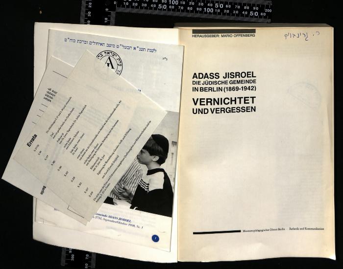 JUD II F1 08 52 : Adass Jisroel – Die Jüdische Gemeinde in Berlin (1869–1942): Vernichtet und Vergessen
 (1988)