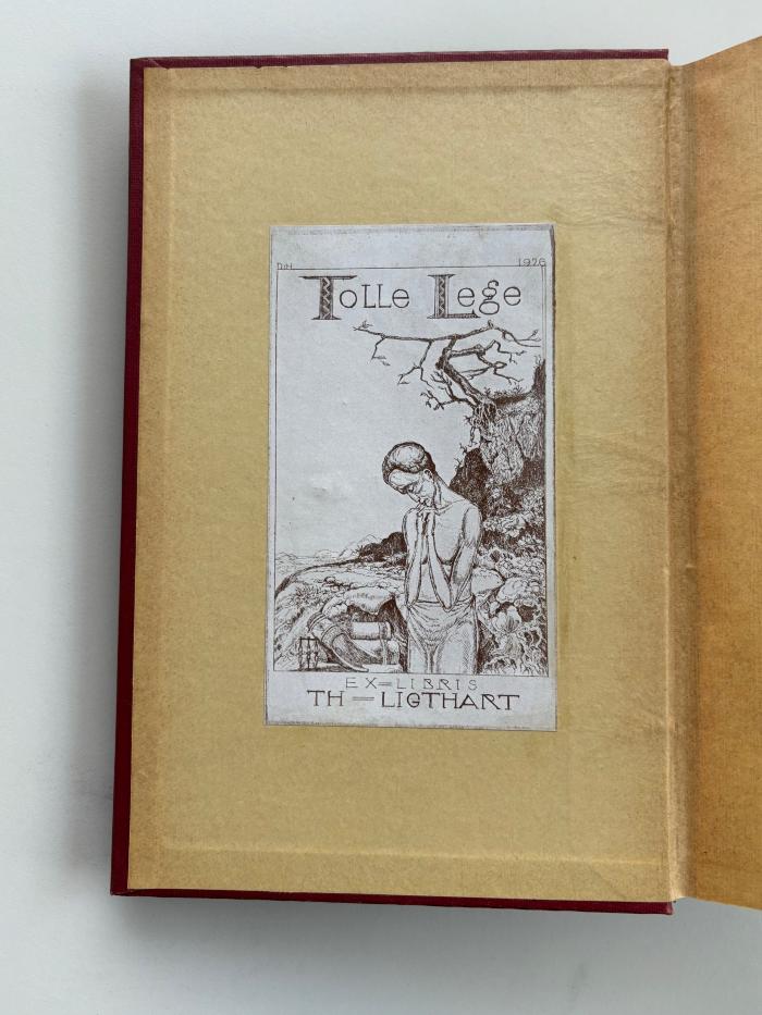 - (Ligthart, Theo), Etikett: Exlibris; 'DcH 1926
Tolle Lege
Ex=libris 
TH = LIGTHART'.  (Prototyp)