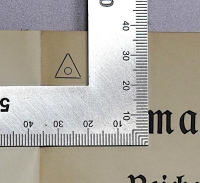 Ba 831 : Bismarcks Erbe in der Reichsverfassung (1917);- (Preußen. Preußische Armee. Oberkommando in den Marken), Stempel: Zensurstempel; '[Kreis im Dreieck]
[Null im Dreieck]'. 