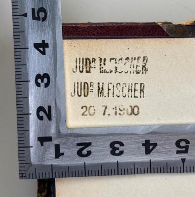- (Fischer, Markus), Stempel: Berufsangabe/Titel/Branche, Name, Datum; 'JUDr. M. Fischer
20.7.1900'. 