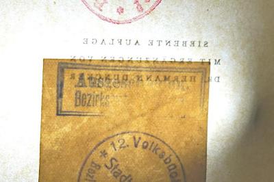 Bb 106&lt;7&gt; : Allgemeine Geschichte des Sozialismus und der sozialen Kämpfe (1931);- (Berlin-Tiergarten. Volksbücherei), Stempel: Berufsangabe/Titel/Branche, Name; 'Ausgesch…en Bezirksamt … [Tiergarten]'. 