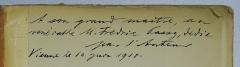 - (Passy, Frédéric;Fried, Alfred Hermann), Von Hand: Widmung, Name, Ortsangabe, Datum; 'A son grand maitre, un venératte M. Fredric Passy, dedie par l'Auteur Vienne le 14. juin 1910.'. 