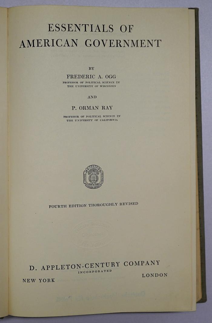 Bb 661&lt;4&gt; : Essentials of American government (1943)