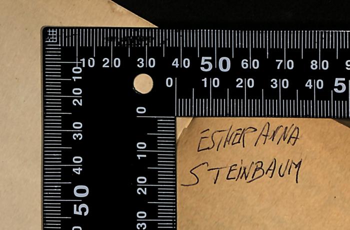-, Von Hand: Name; 'ESTHER AKNA STEINBAUM'